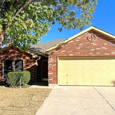 808 Fox Run Trl, Saginaw, TX 76179