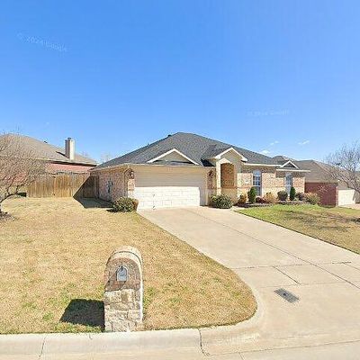 8101 Whitney Ln, Fort Worth, TX 76120