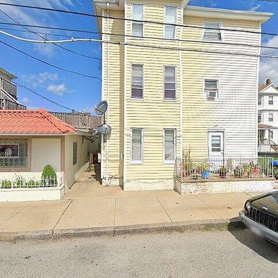 834 King Philip St, Fall River, MA 02724