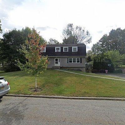 702 Hamilton Dr, Hackettstown, NJ 07840