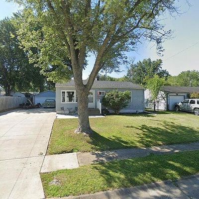 942 35 1/2 Ave, East Moline, IL 61244