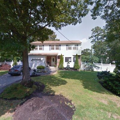 107 Southaven Ave, Mastic, NY 11950