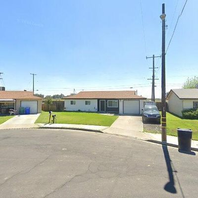 10767 Beverly Dr, Hanford, CA 93230