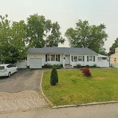 110 Heyward St, Brentwood, NY 11717