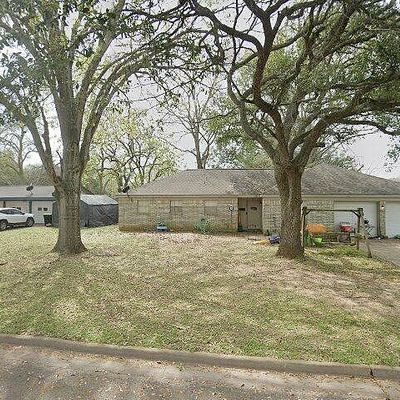 1104 Kelving Way, Wharton, TX 77488