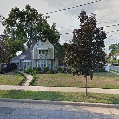 1 Greenlawn Ct, Hempstead, NY 11550