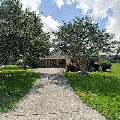 1005 Ransom St, Anahuac, TX 77514