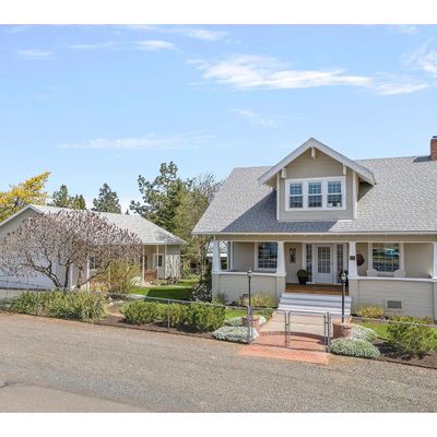 102 Ne Harrison St, Dufur, OR 97021