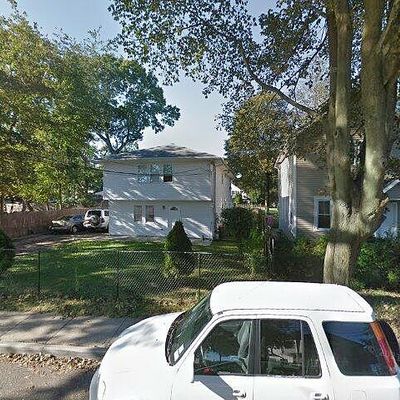 125 E 3 Rd St, Huntington Station, NY 11746