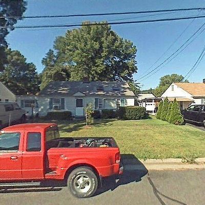 13 Louis Ave, Middlesex, NJ 08846