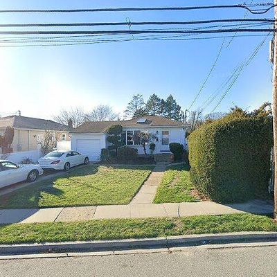 1300 Little Neck Ave, North Bellmore, NY 11710