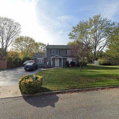 14 Imperial Dr, Miller Place, NY 11764