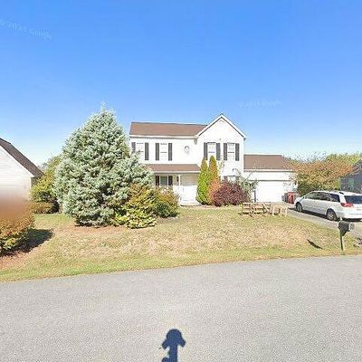 11805 White Pine Dr, Hagerstown, MD 21740