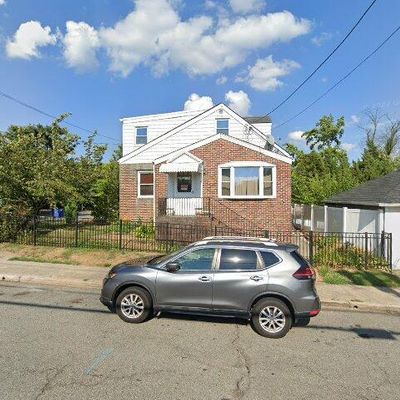 12 Liberty St, Fords, NJ 08863