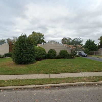 124 Pace Dr S, West Islip, NY 11795