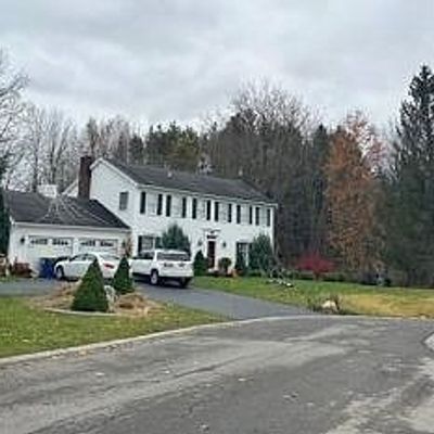 1428 Hiddenpond Ln, Walworth, NY 14568