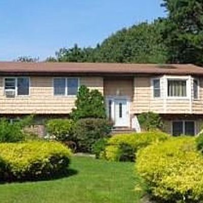 15 Amityville St, Islip Terrace, NY 11752