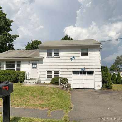 15 Smith Dr, Hamden, CT 06517