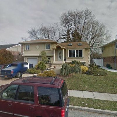1519 Peapond Rd, North Bellmore, NY 11710