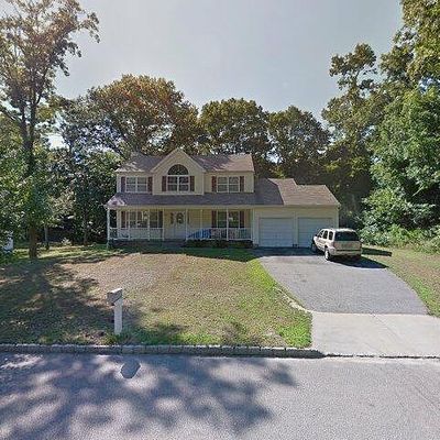 2 Ord Ct, Middle Island, NY 11953