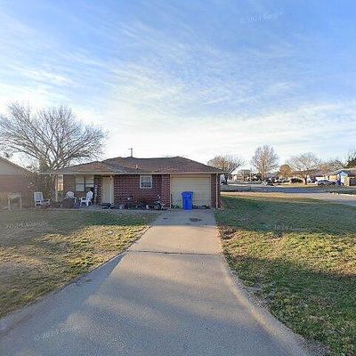 204 E F Ave, Cache, OK 73527