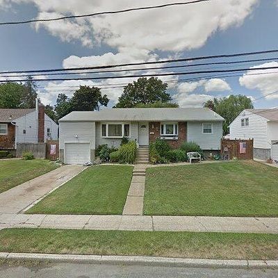 207 Birch Ave, Farmingdale, NY 11735