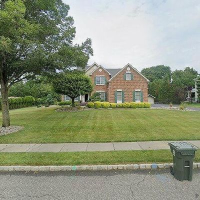 18 Saddle Ct, Monroe Township, NJ 08831