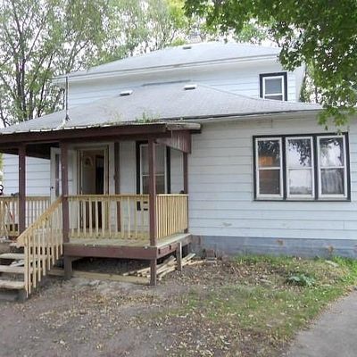 1835 Slater Ave, Winthrop, IA 50682