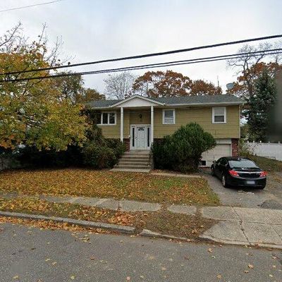 244 N Erie Ave, Lindenhurst, NY 11757