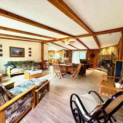 246 Berry Ln, Wisconsin Dells, WI 53965