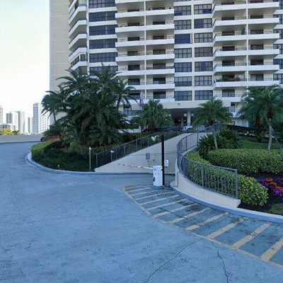 2500 Parkview Dr #1517, Hallandale Beach, FL 33009