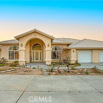 25572 Castle Rock Rd, Apple Valley, CA 92308