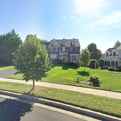 2610 Northrup Dr, Rockville, MD 20850