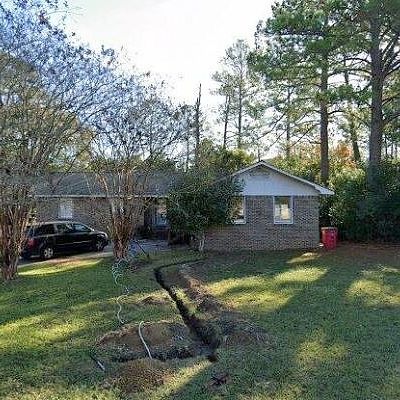 2209 Meadowbrook Dr, Tifton, GA 31794