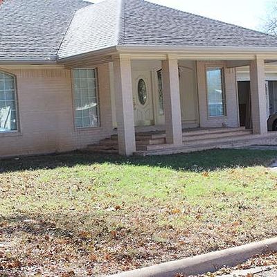 312 Hollywood St, Coleman, TX 76834