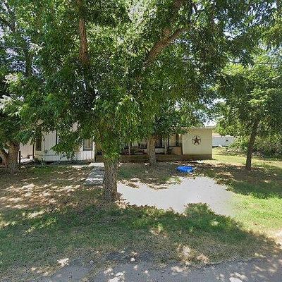 316 S Nau St, Yorktown, TX 78164