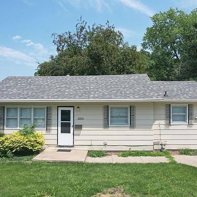 2704 Chicago Ave, Des Moines, IA 50317