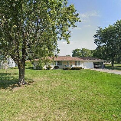 2717 E Washington Rd, Casey, IL 62420