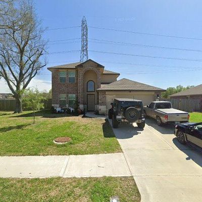 2827 Canadian Goose Ln, Baytown, TX 77521