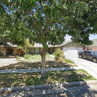 290 W Portland Ave, Fresno, CA 93711