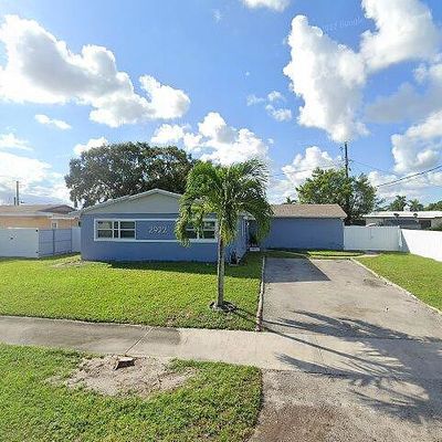 2922 Nw 185 Th Ter, Miami Gardens, FL 33056