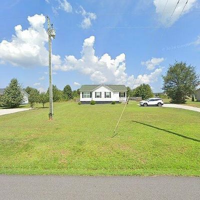 402 Memorial Rd, Hartwell, GA 30643