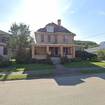 334 Main Ave, Weston, WV 26452