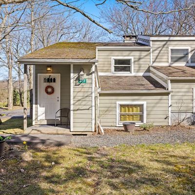 487 Moseywood Rd, Lake Harmony, PA 18624