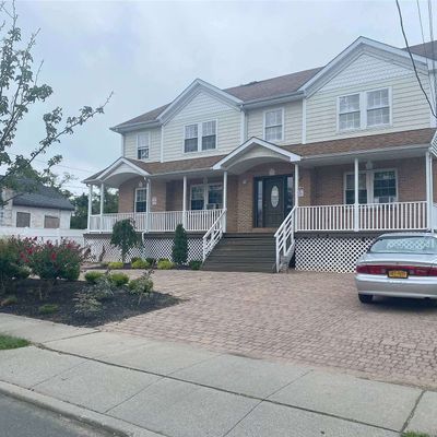 411 Teddy Pl, West Babylon, NY 11704