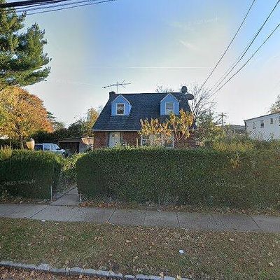 564 Broadway, Westbury, NY 11590