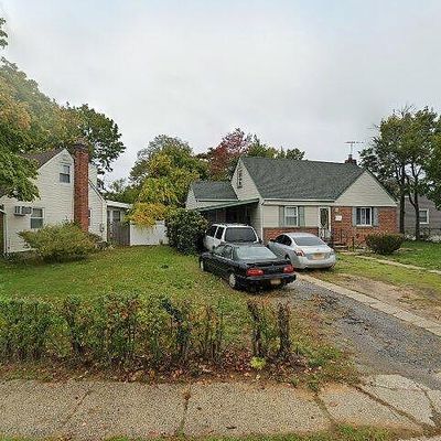 566 Emerson St, Uniondale, NY 11553
