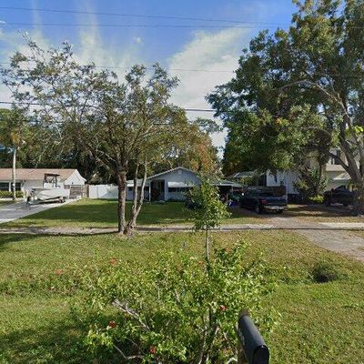 605 Shore Dr E, Oldsmar, FL 34677