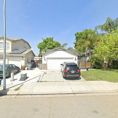 6085 E Hampton Way, Fresno, CA 93727