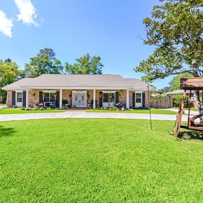 612 Highland Dr, Bay Saint Louis, MS 39520